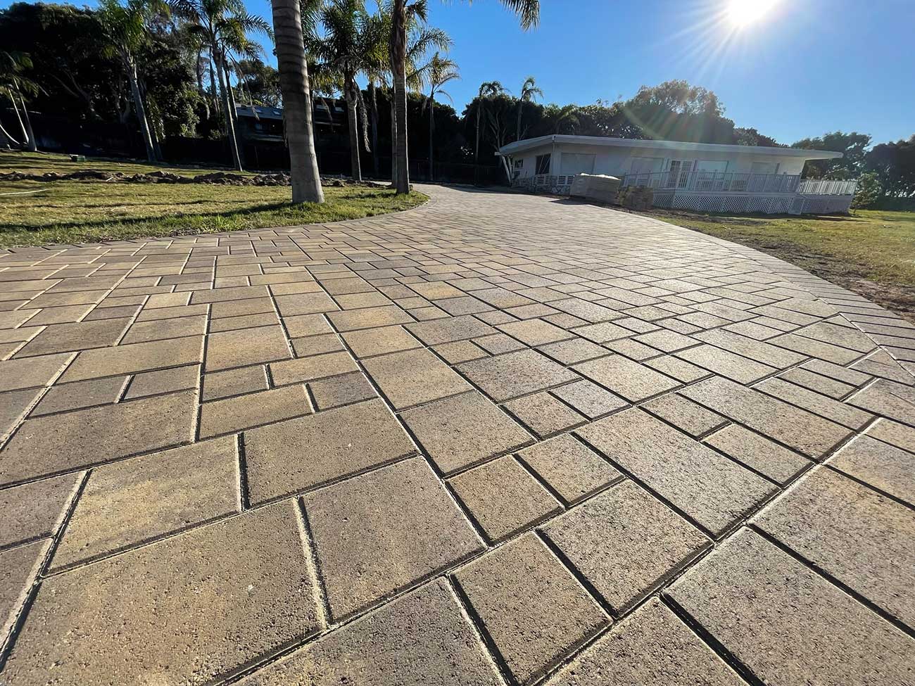 Angelus Courtyard paver driveway in Sand Stone Mocha color